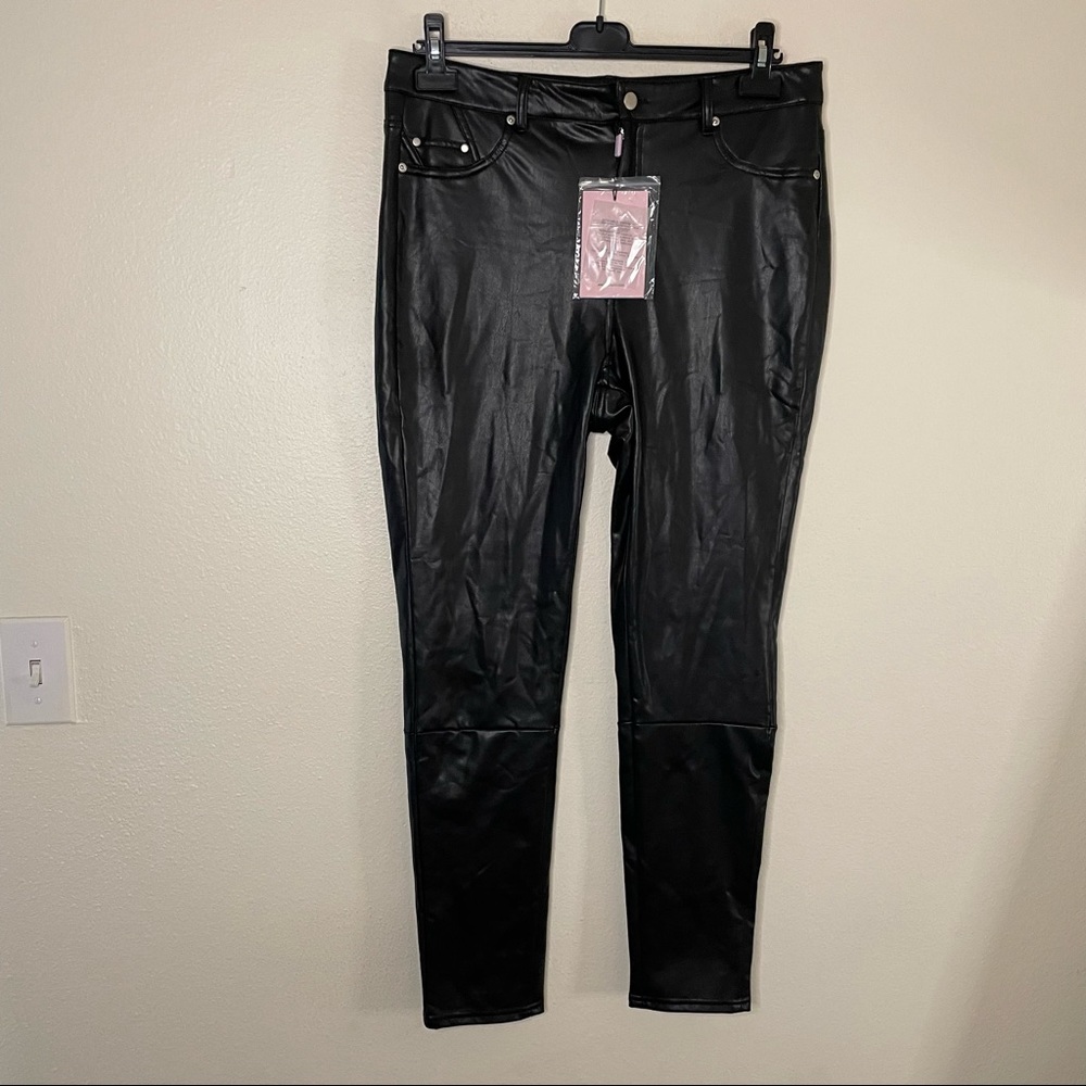 Avec Les Filles Faux Leather Pants - Picture 4 of 9